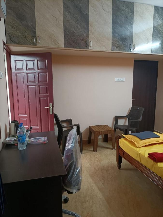 Doctor'S Homestay Tiruvannāmalai Exterior foto